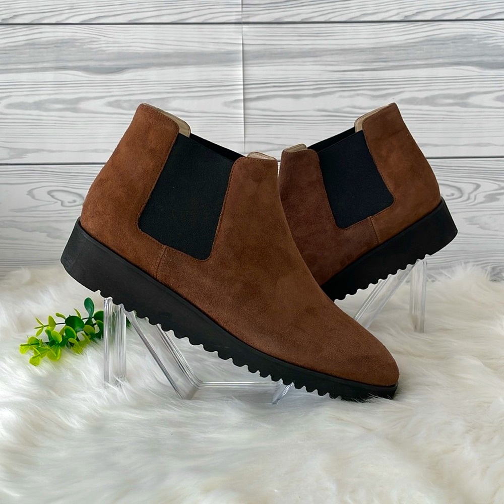 Amalfi by Rangoni‎ “Enrico” Chelsea Boot